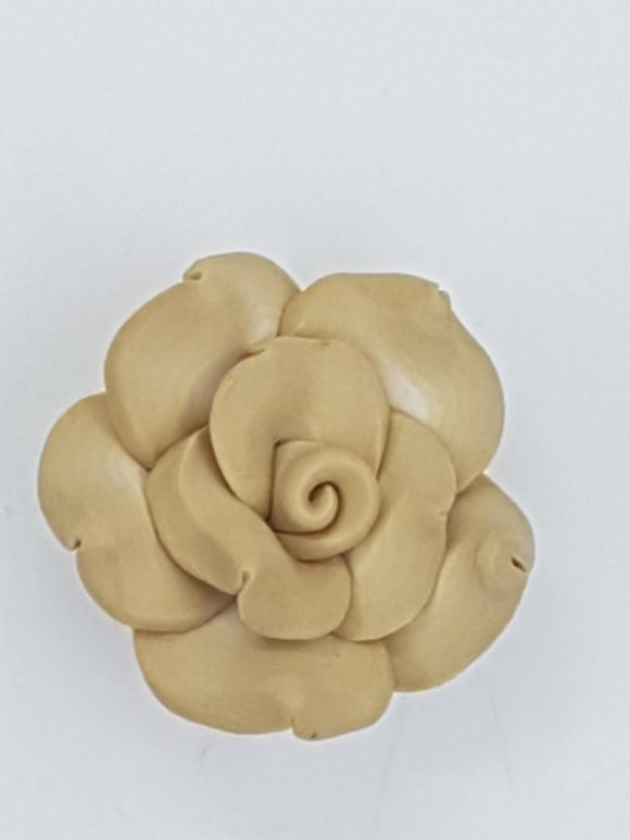 FLOWERS - 26MM POLYMER CLAY - CAMEL/WHITE