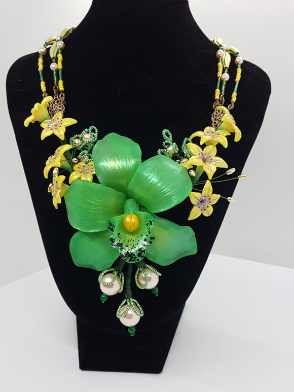 RONNY LEE CREATIONS - YELLOW/GREEN BEADED NECKLACE