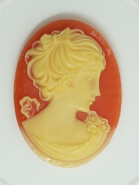 CABOCHON & PENDANTS - 40 X 30MM RESIN CAMEO