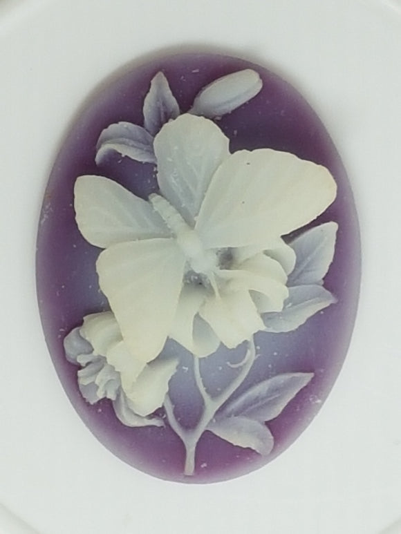 CABOCHON & PENDANTS - 40 X 30MM RESIN CAMEO