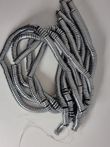 METAL - 8X2MM SILVER COLOURED DISC/HEISHI BEADS