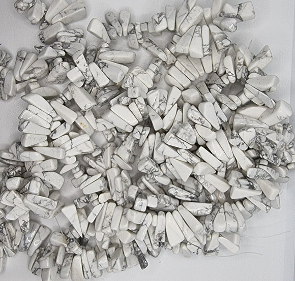 GEMSTONE BEAD CHIPS - NATURAL HOWLITE - WHITE