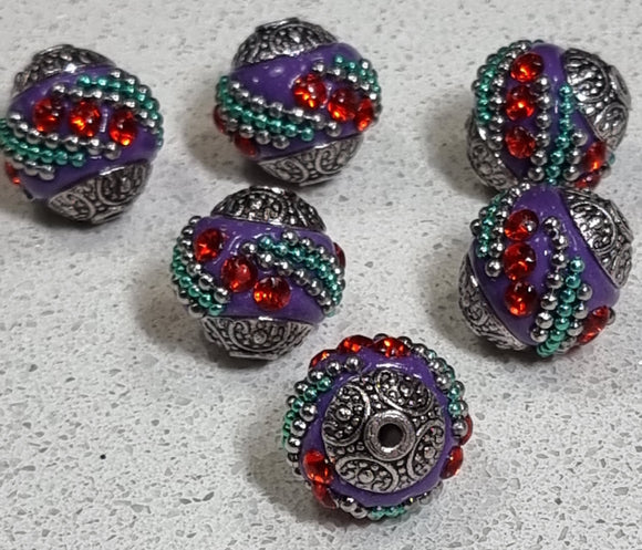 15MM INDONESIAN ROUND BEADS -LIGHT PURPLE