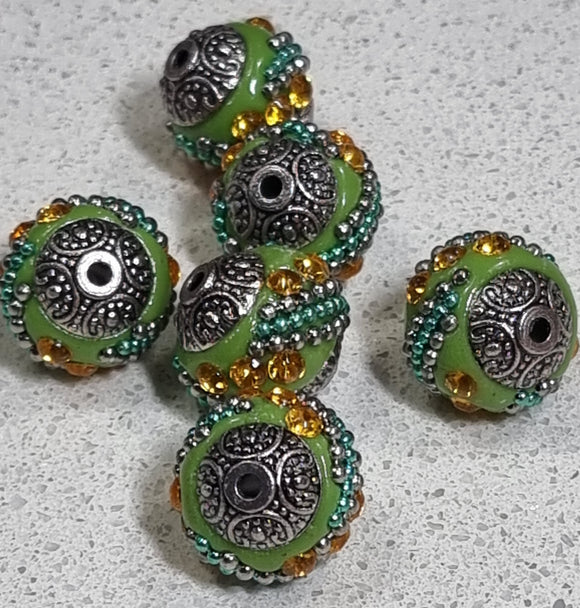 15MM INDONESIAN ROUND BEADS -LIGHT GREEN