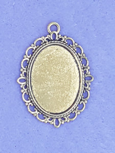 BEZEL - 38 X 28MM OVAL BEZEL - ANTIQUE GOLD