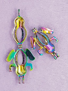 CHARMS - FROG -33 X 27MM CAGE - RAINBOW PLATED COLOUR