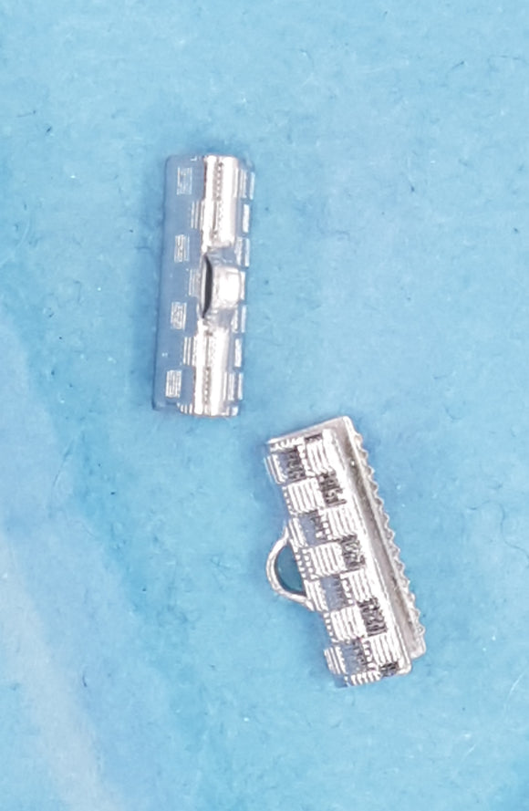RIBBON ENDS - 15MM BRASS - PLATINUM COLOUR - CHECKER PLATE