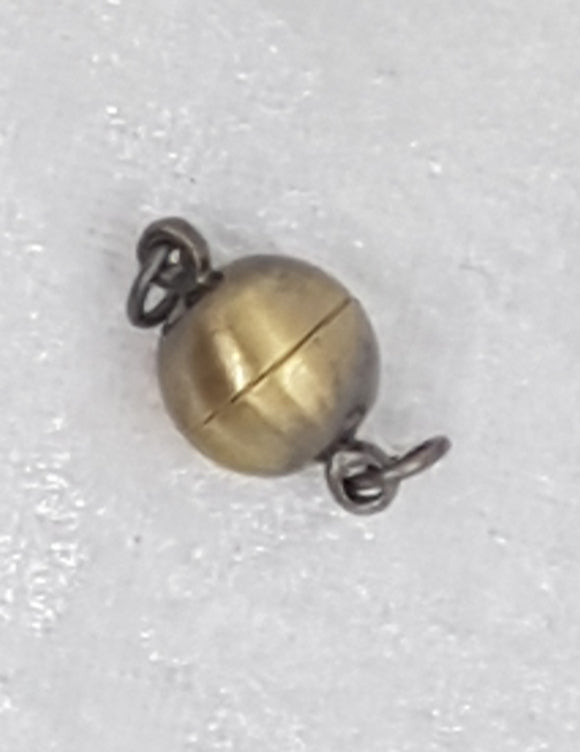 CLASPS - MAGNETIC - BRASS - BRASS COLOUR ROUND CLASP